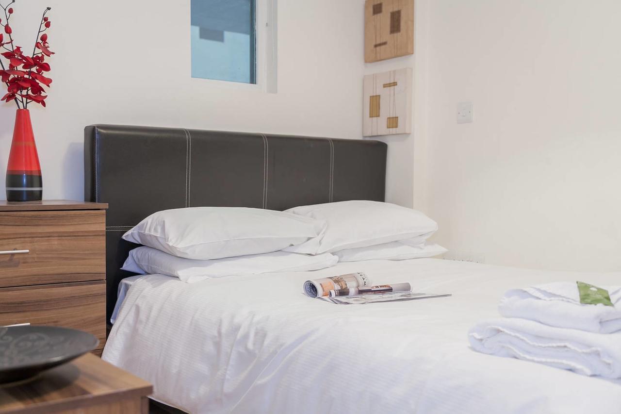​ Fantastic 1 Bedroom 5 Mins Walk From Centre Apartment *
