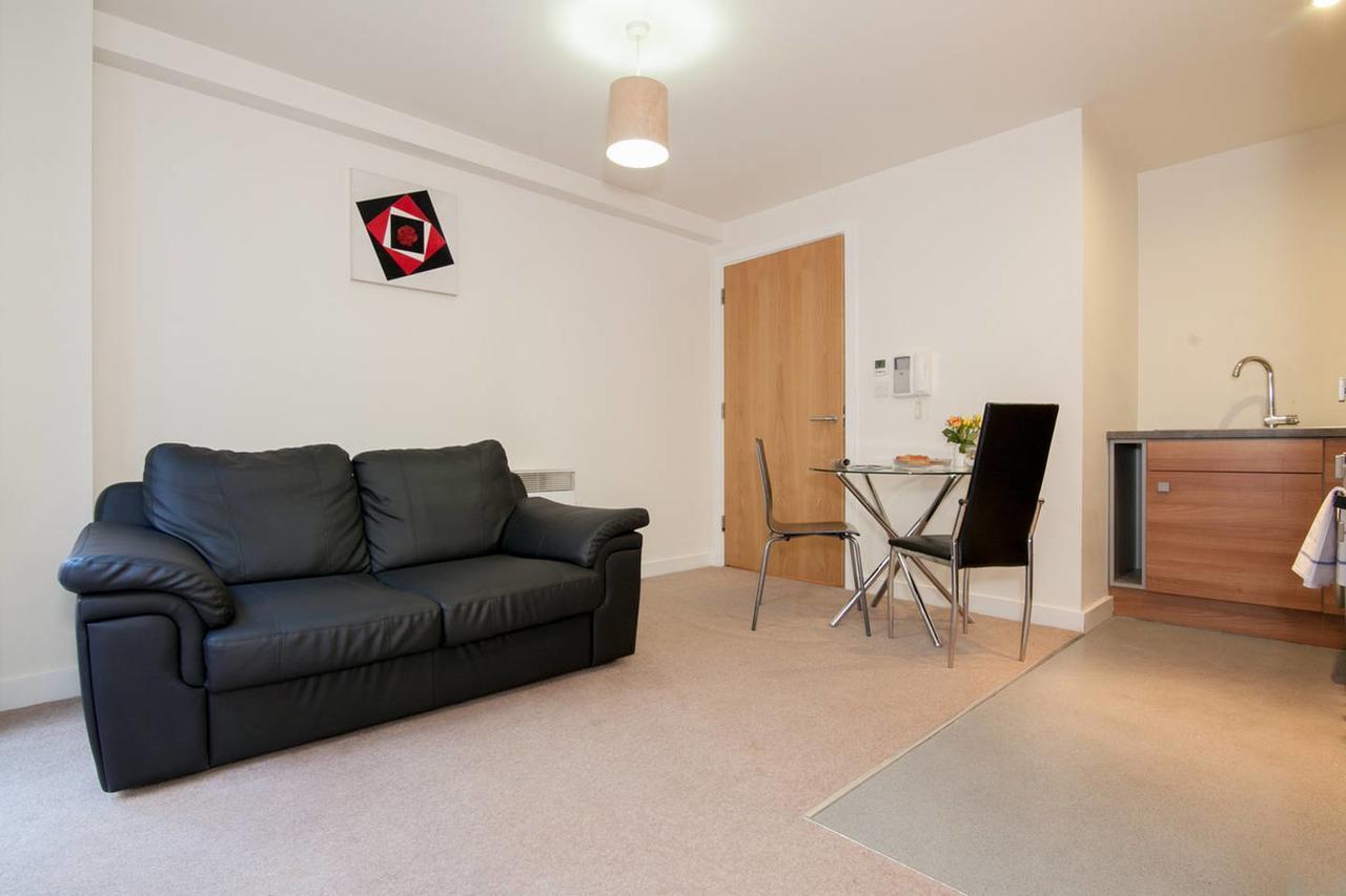 ​ Fantastic 1 Bedroom 5 Mins Walk From Centre Apartment